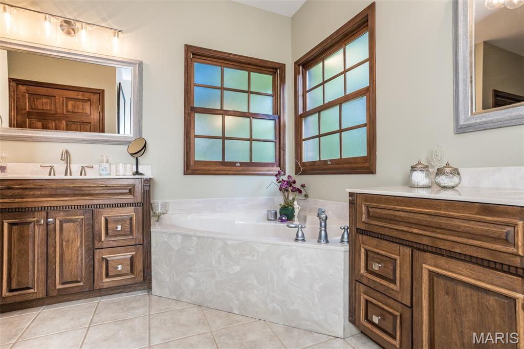 Godfrey, Illinois, 62035, United States, 3 Bedrooms Bedrooms, ,3 BathroomsBathrooms,Residential,For Sale,1940869