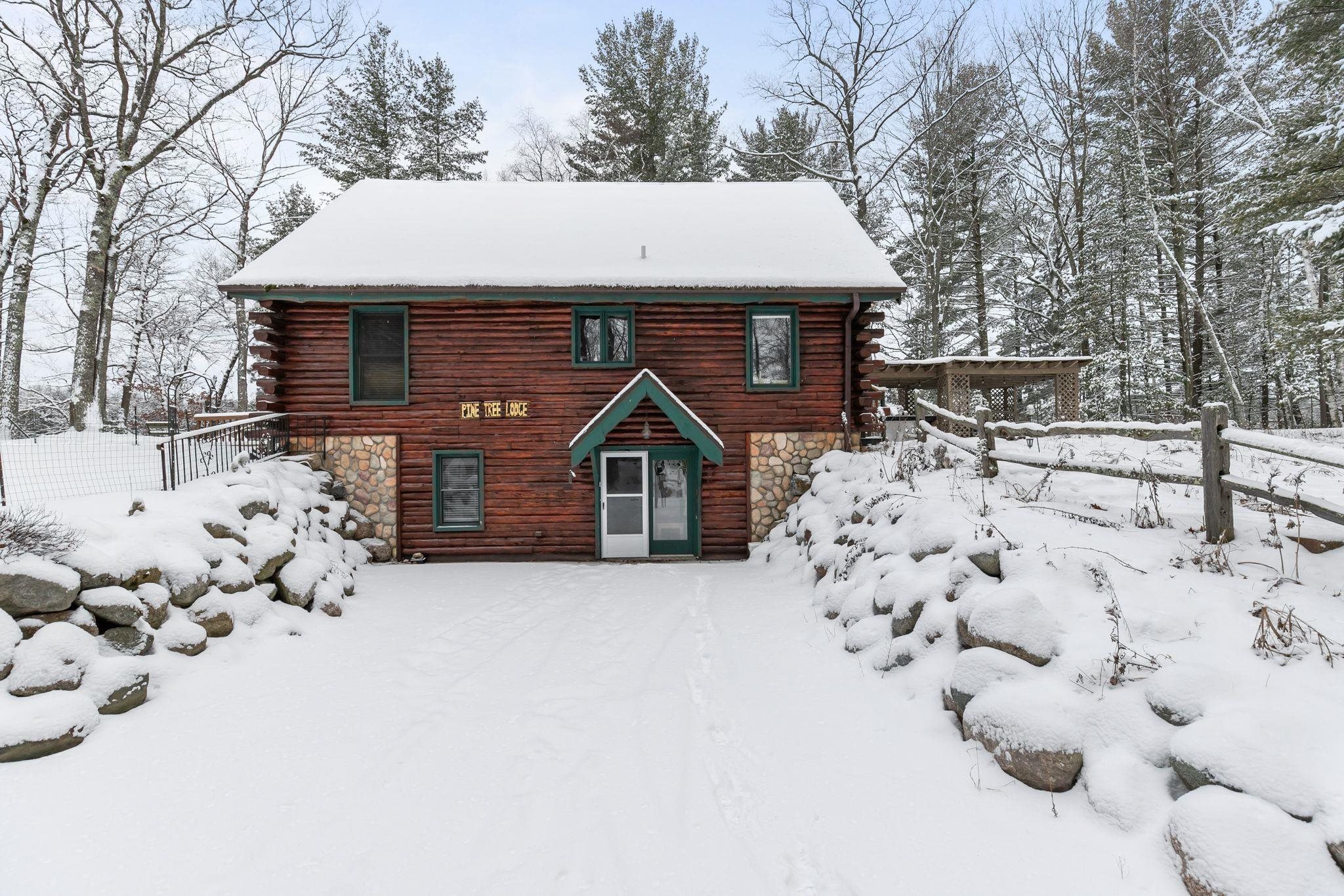 PICKEREL, Wisconsin, 54465, United States, 4 Bedrooms Bedrooms, ,3 BathroomsBathrooms,Residential,For Sale,1933142