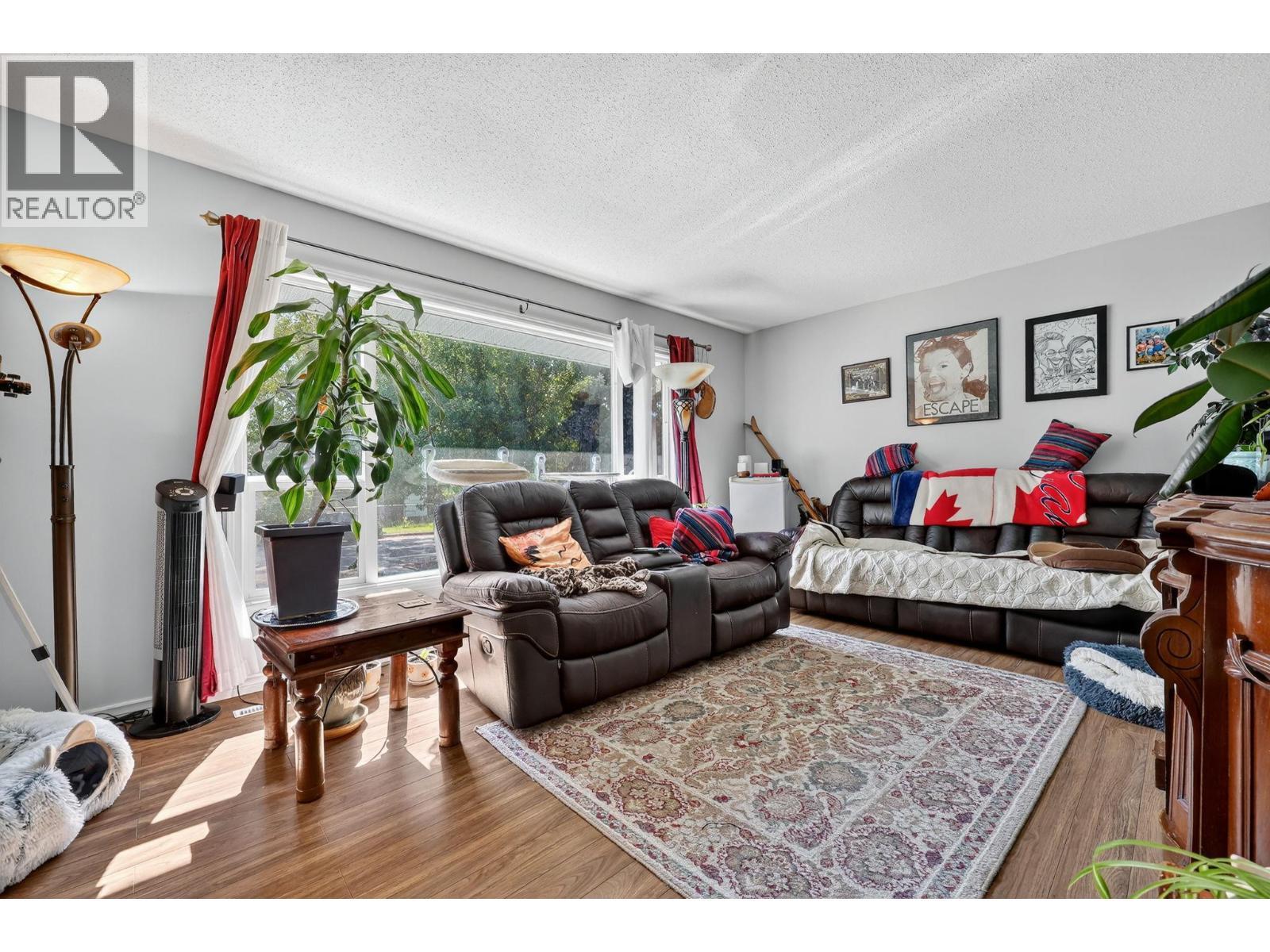 KELOWNA, British Columbia, V1X 1C4, CA, 5 Bedrooms Bedrooms, ,3 BathroomsBathrooms,Residential,For Sale,1948235