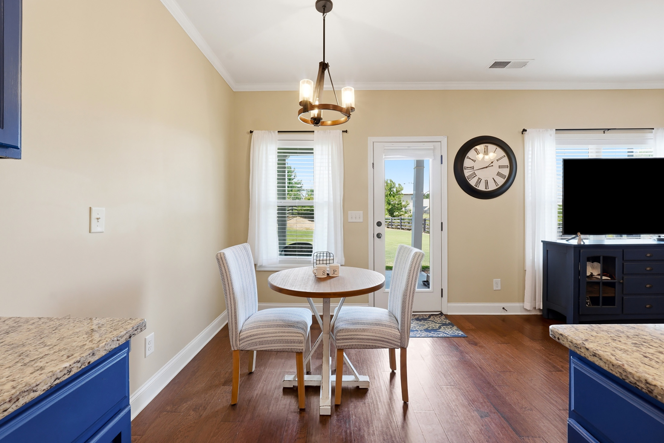  Thoughtfully Designed Craftsman Style Home in Seven Hills - 物件實景