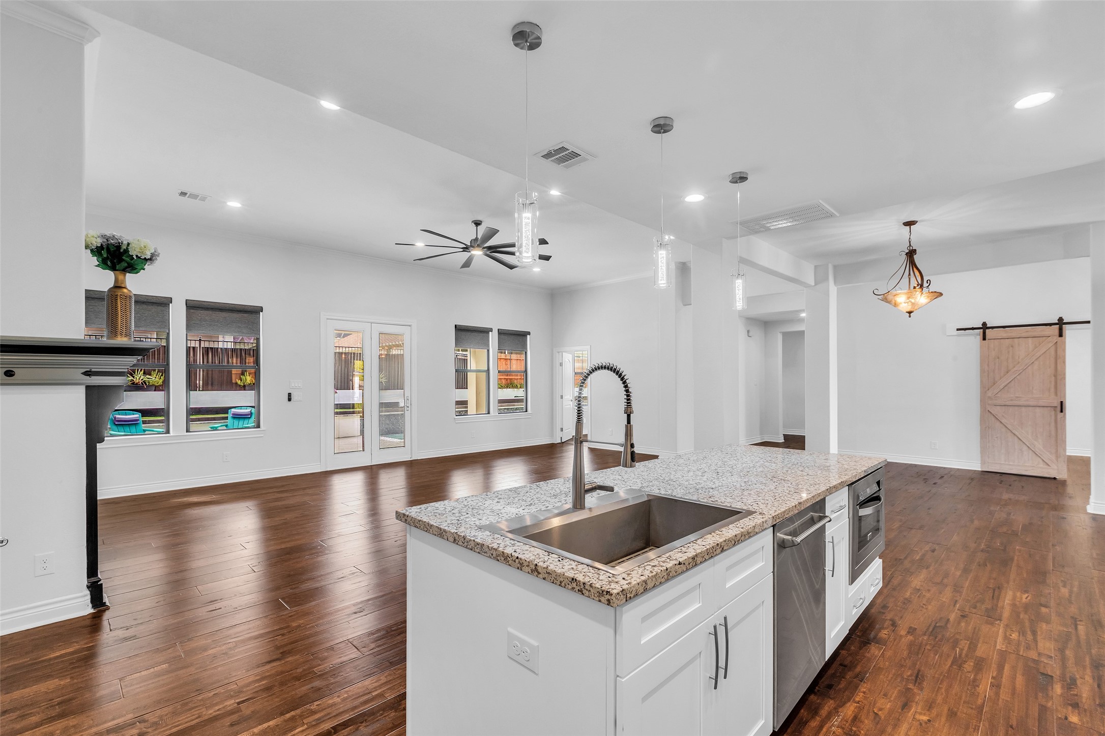 Montgomery, Texas, 77356, United States, 4 Bedrooms Bedrooms, ,4 BathroomsBathrooms,Residential,For Sale,1989198