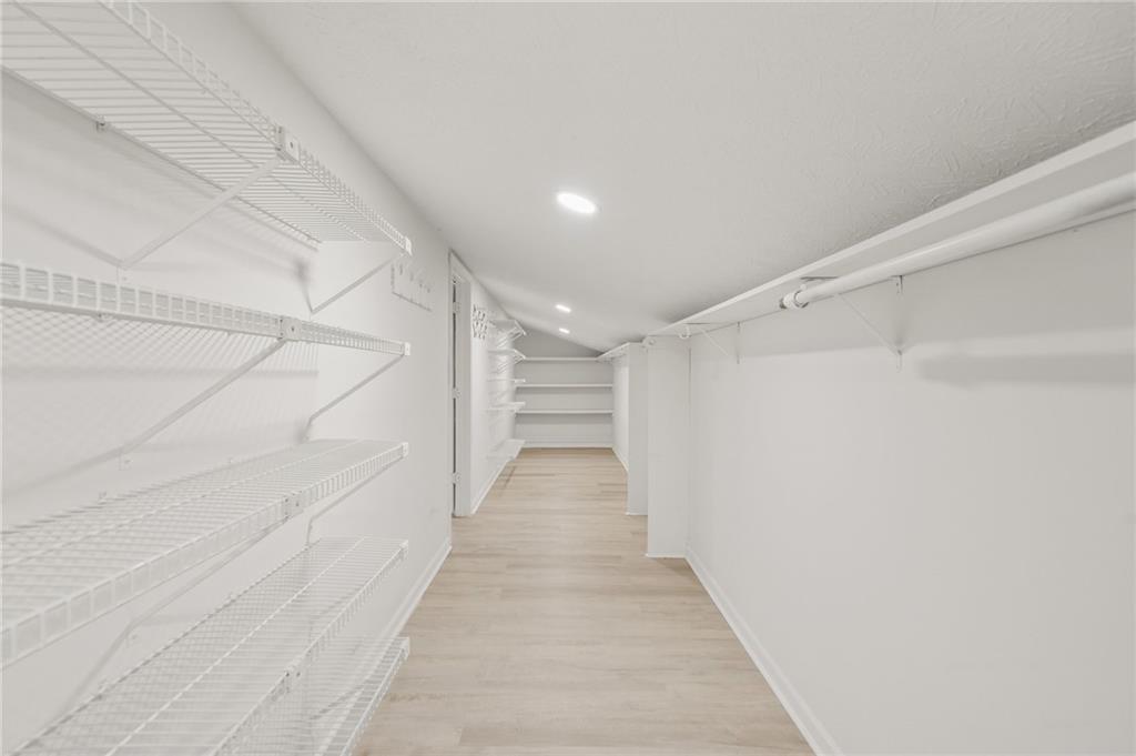 Snellville, Georgia, 30039, United States, 5 Bedrooms Bedrooms, ,4 BathroomsBathrooms,Residential,For Sale,1993862