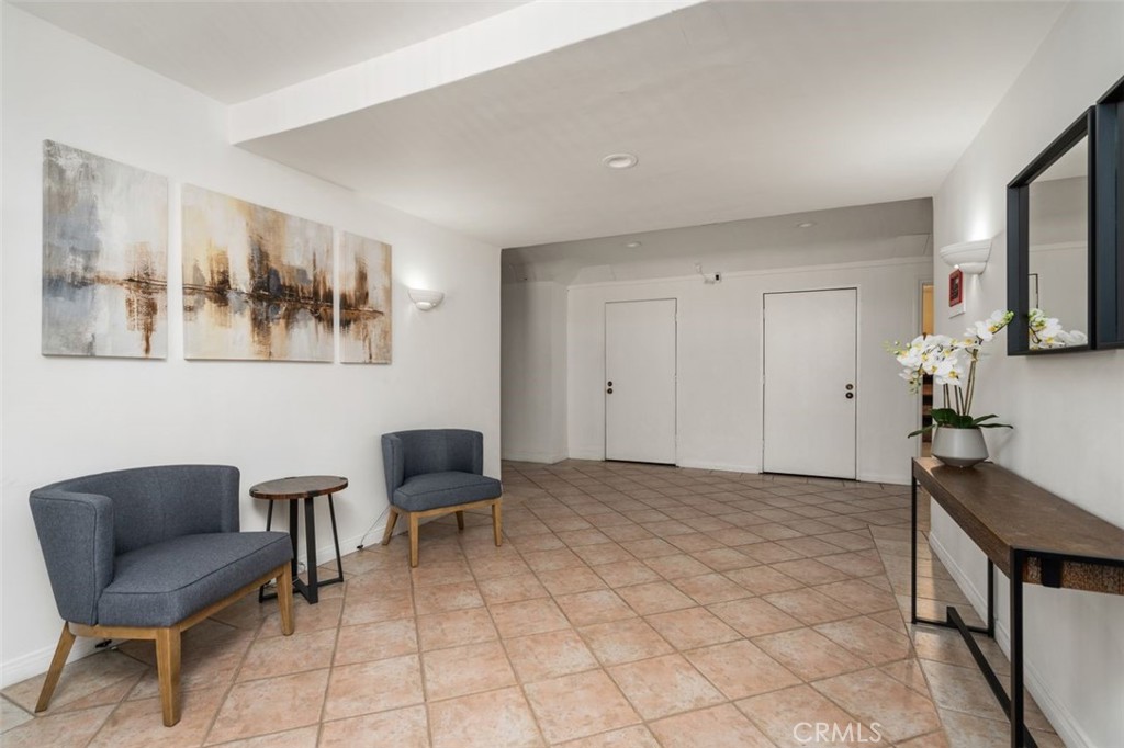 Los Angeles, California, 90025, United States, 2 Bedrooms Bedrooms, ,2 BathroomsBathrooms,Residential,For Sale,1912181
