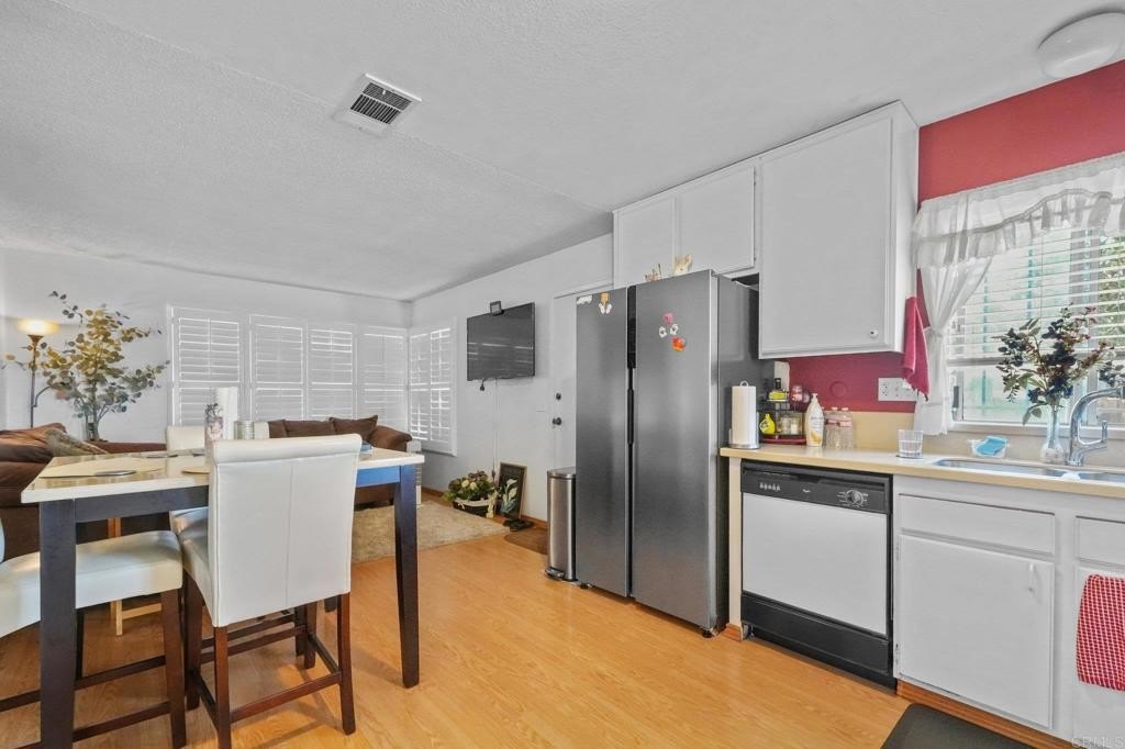 San Diego, California, 92139, United States, 3 Bedrooms Bedrooms, ,2 BathroomsBathrooms,Residential,For Sale,1933345