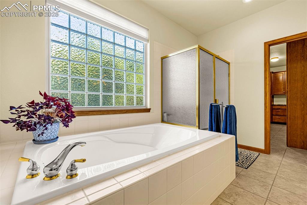 Colorado Springs, Colorado, 80921, United States, 3 Bedrooms Bedrooms, ,3 BathroomsBathrooms,Residential,For Sale,1947087