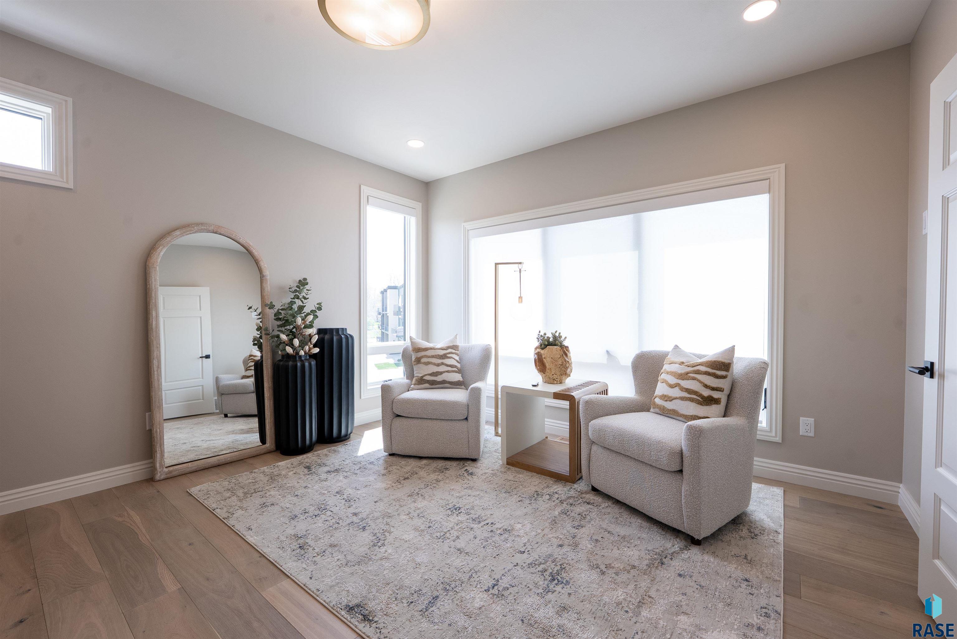 Sioux Falls, South Dakota, 57106, United States, ,Residential,For Sale,1986219