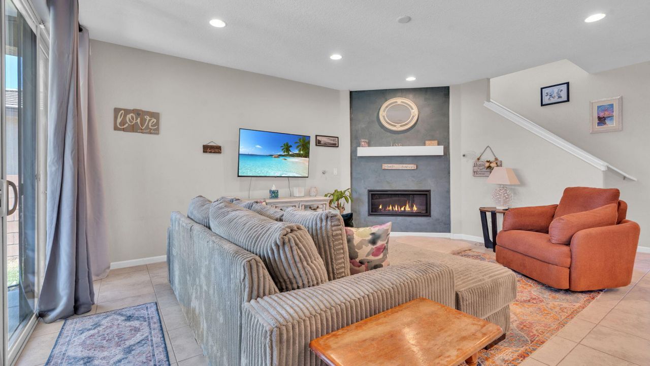 Albuquerque, New Mexico, 87106, United States, 5 Bedrooms Bedrooms, ,4 BathroomsBathrooms,Residential,For Sale,1907467