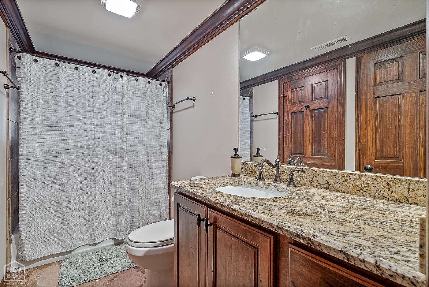 Mountain Home, Arkansas, 72653, United States, 5 Bedrooms Bedrooms, ,3 BathroomsBathrooms,Residential,For Sale,2002861