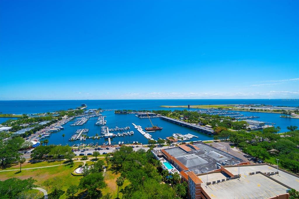 100 Beach Drive NE Unit 1900, St Petersburg, Florida, 33701, United States, 4 Bedrooms Bedrooms, ,6 BathroomsBathrooms,Residential,For Sale,100 Beach Drive NE Unit 1900,1618672