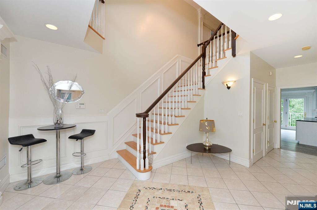 Fort Lee, New Jersey, 07024, United States, 5 Bedrooms Bedrooms, ,5 BathroomsBathrooms,Residential,For Sale,1942232