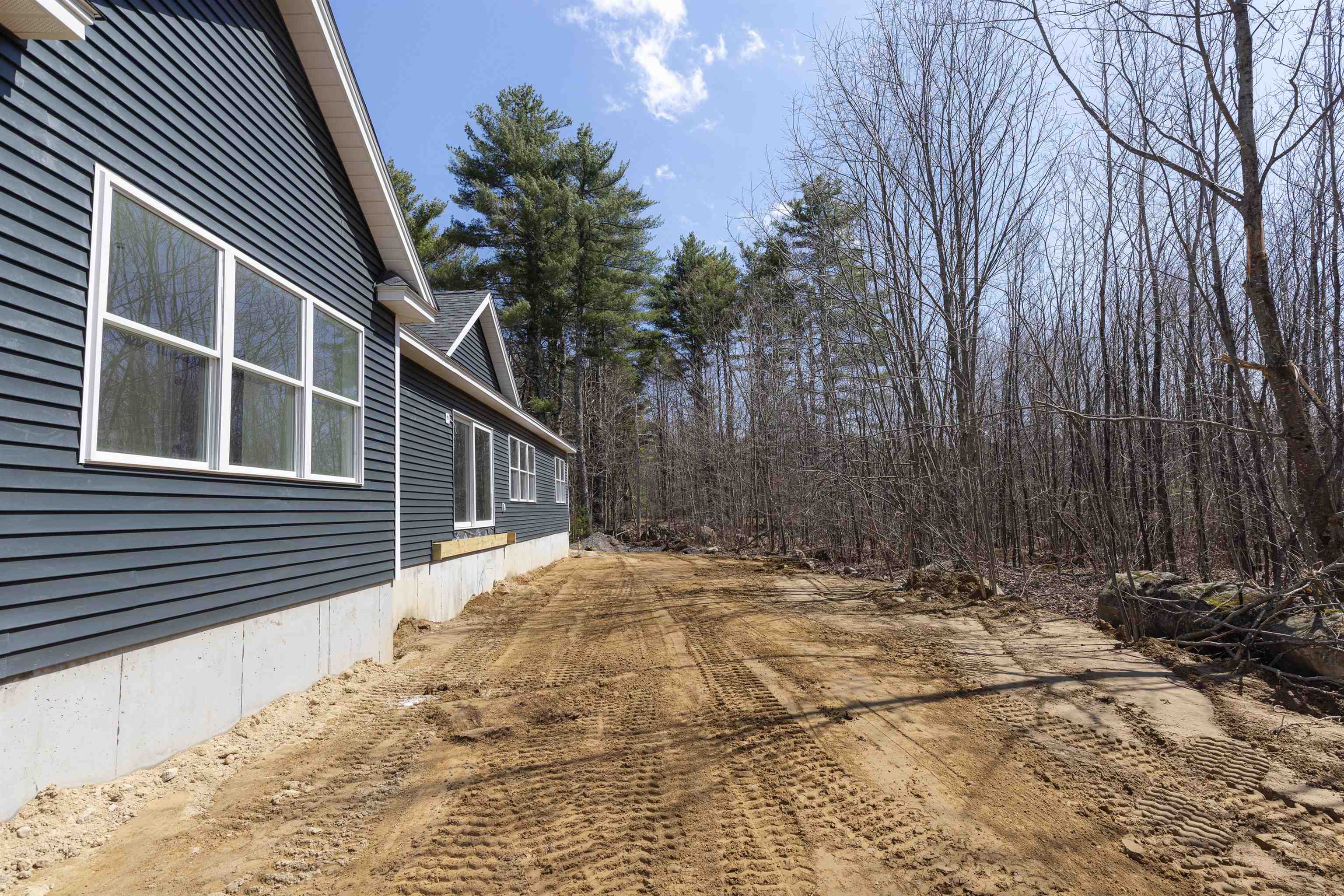 Lebanon, Maine, 04027, United States, 3 Bedrooms Bedrooms, ,3 BathroomsBathrooms,Residential,For Sale,1920819