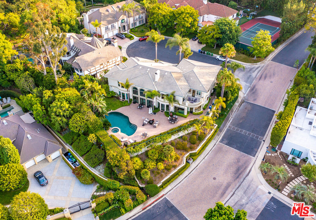 Beverly Hills, California, 90210, United States, 4 Bedrooms Bedrooms, ,5 BathroomsBathrooms,Residential,For Sale,1919871