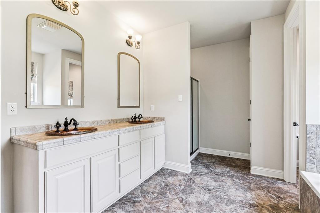 Madisonville, Louisiana, 70447, United States, 4 Bedrooms Bedrooms, ,4 BathroomsBathrooms,Residential,For Sale,1946948