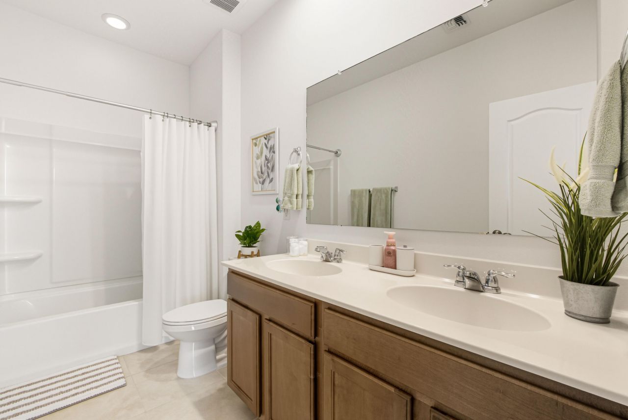 Albuquerque, New Mexico, 87120, United States, 5 Bedrooms Bedrooms, ,4 BathroomsBathrooms,Residential,For Sale,1957910