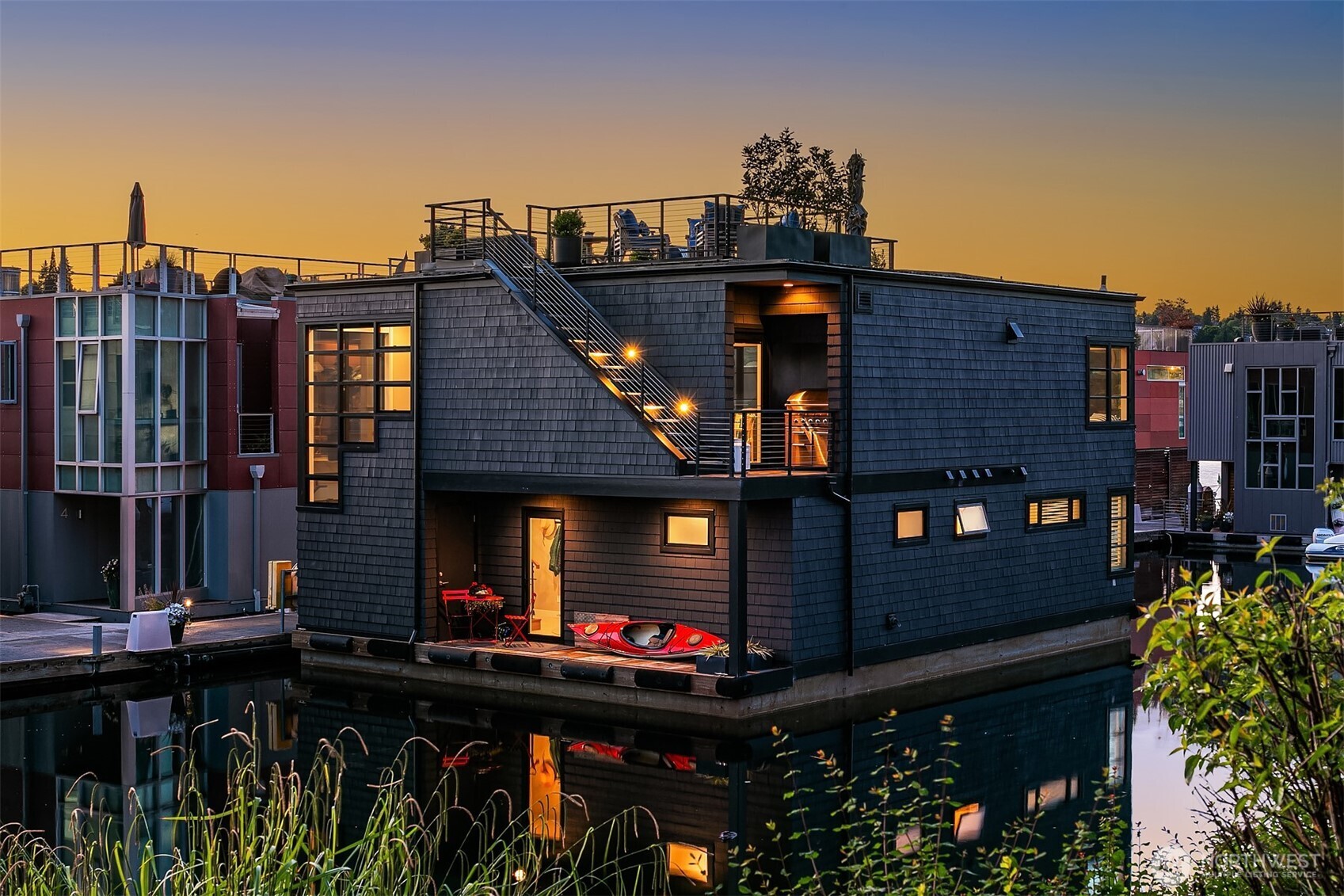 Seattle, Washington, 98102, United States, 3 Bedrooms Bedrooms, ,2 BathroomsBathrooms,Residential,For Sale,1807048