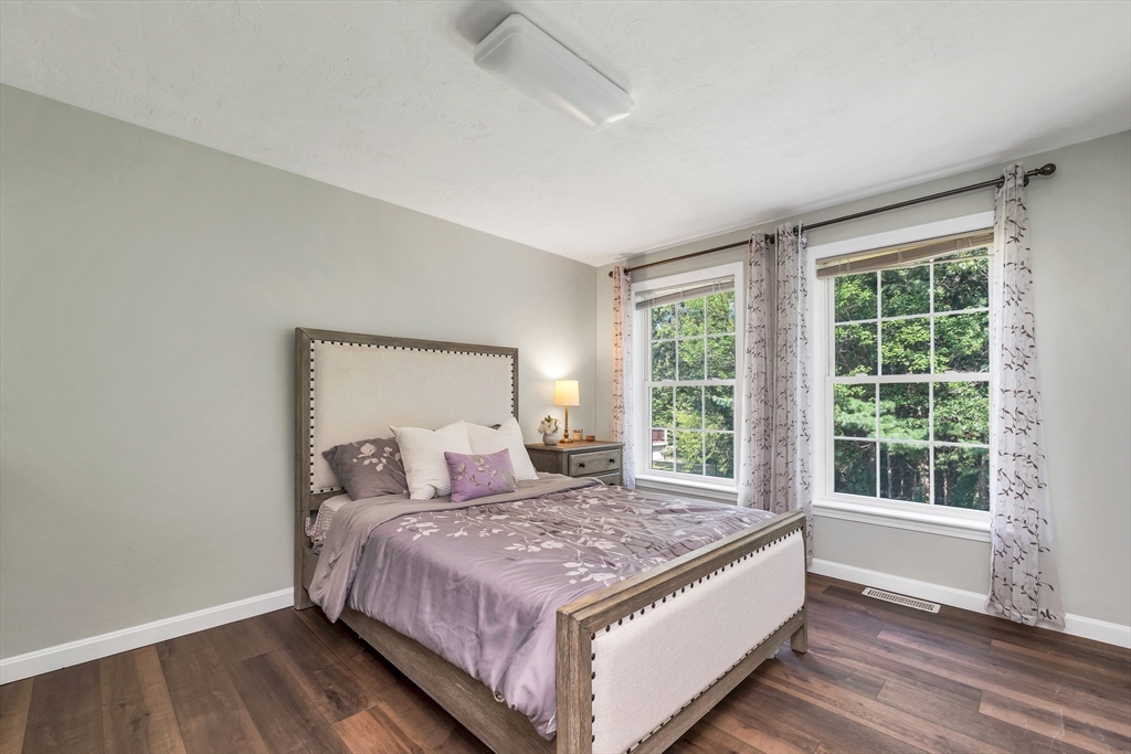 Nashua, New Hampshire, 03062, United States, 4 Bedrooms Bedrooms, ,4 BathroomsBathrooms,Residential,For Sale,1917285