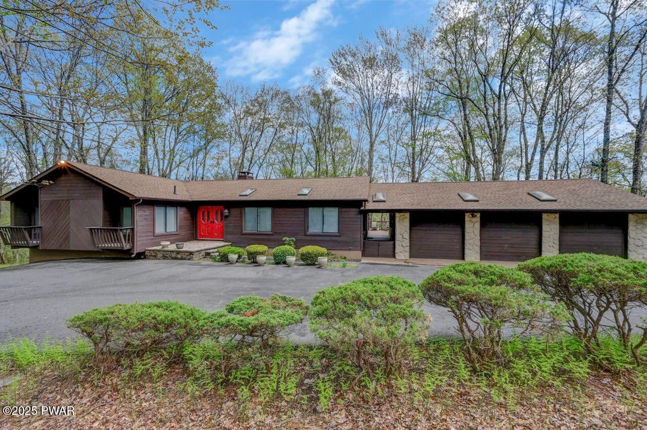 Lords Valley, Pennsylvania, 18428, United States, 5 Bedrooms Bedrooms, ,3 BathroomsBathrooms,Residential,For Sale,1977416