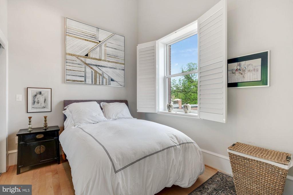 Washington, District of Columbia, 20009, United States, 3 Bedrooms Bedrooms, ,3 BathroomsBathrooms,Residential,For Sale,1987396