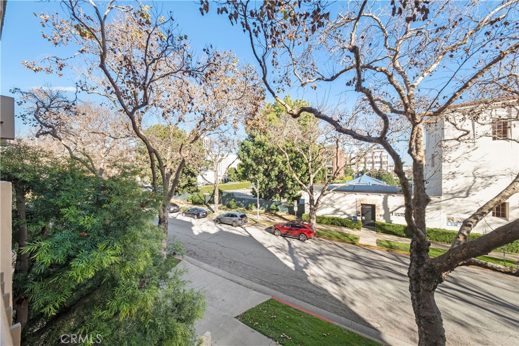 Beverly Hills, California, 90212, United States, 2 Bedrooms Bedrooms, ,2 BathroomsBathrooms,Residential,For Sale,1912615