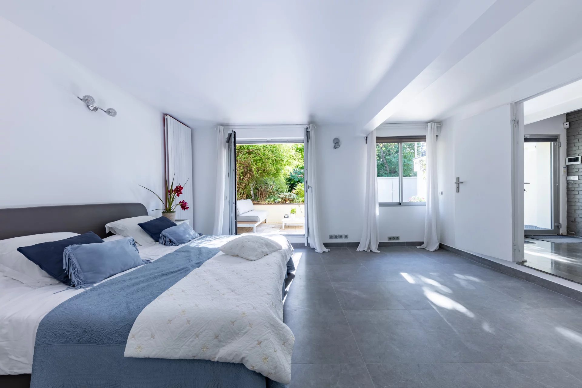 Meudon, Île-de-France, 92190, FR, 4 Bedrooms Bedrooms, ,6 BathroomsBathrooms,Residential,For Sale,1883477