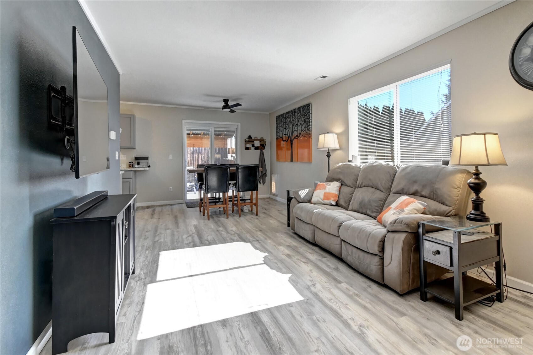 Everett, Washington, 98204, United States, 3 Bedrooms Bedrooms, ,3 BathroomsBathrooms,Residential,For Sale,1964050