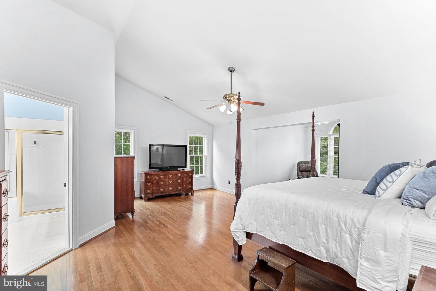 Waterford, Virginia, 20197, United States, 5 Bedrooms Bedrooms, ,4 BathroomsBathrooms,Residential,For Sale,1940957