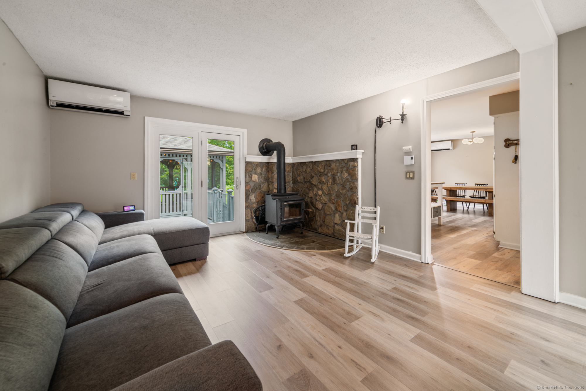 Woodbury, Connecticut, 06798, United States, 4 Bedrooms Bedrooms, ,3 BathroomsBathrooms,Residential,For Sale,1998310