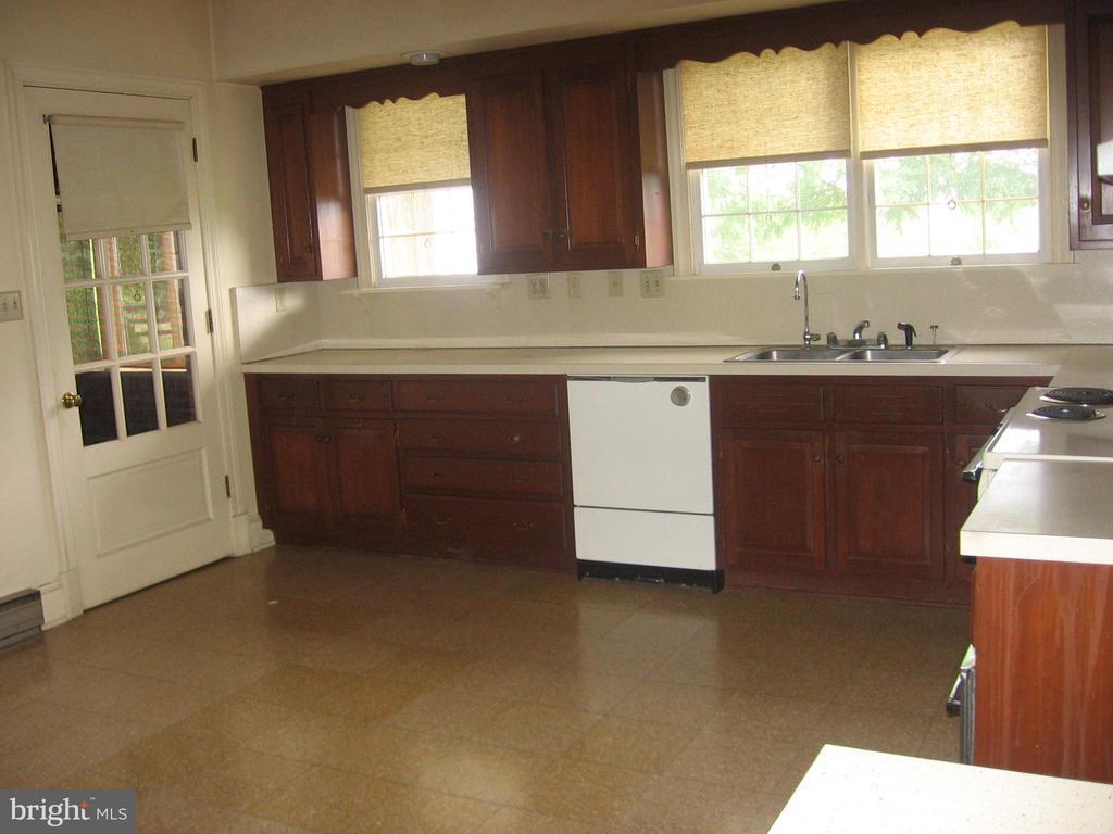 Stephens City, Virginia, 22655, United States, 3 Bedrooms Bedrooms, ,2 BathroomsBathrooms,Residential,For Sale,2001970