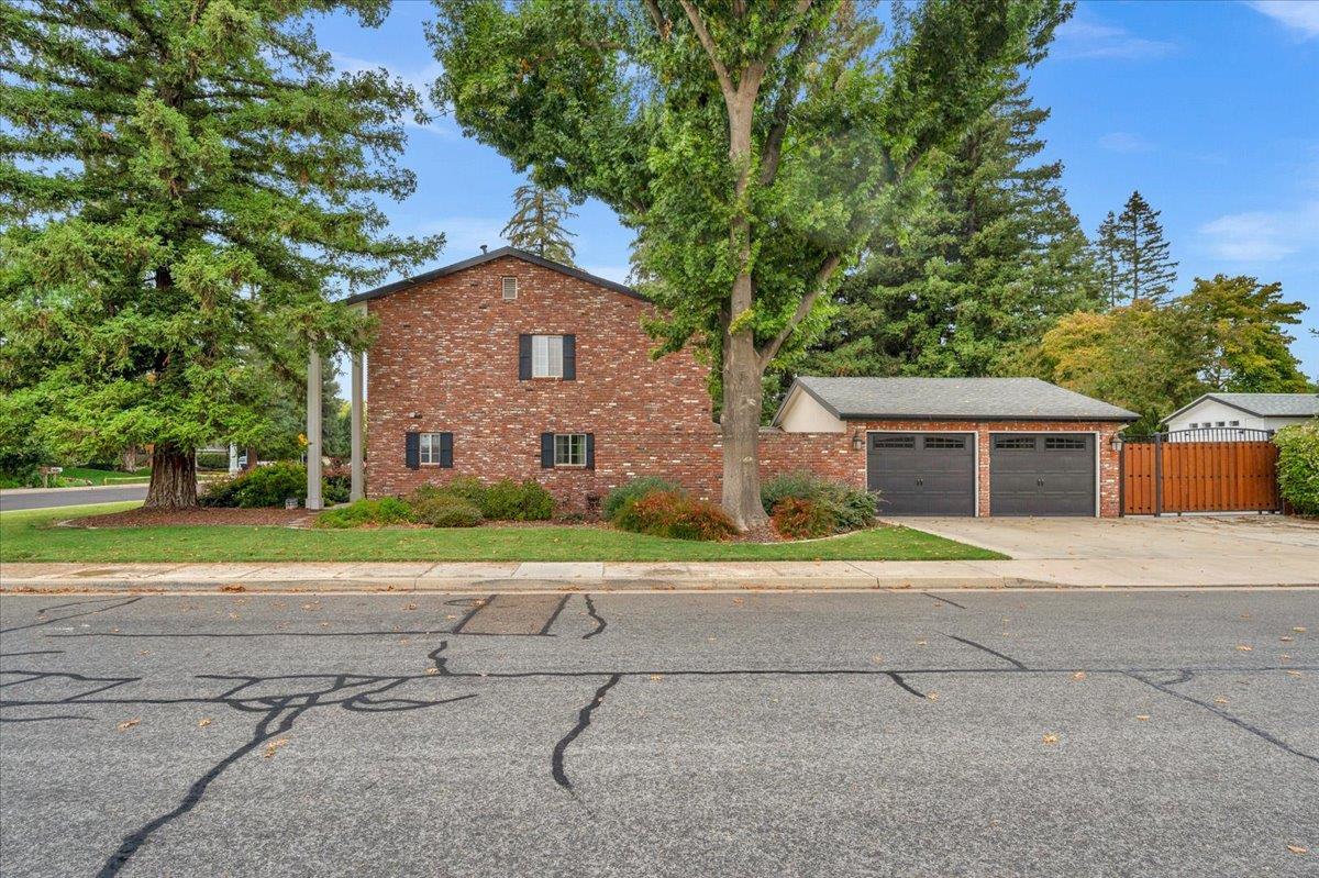 Visalia, California, 93277, United States, 4 Bedrooms Bedrooms, ,4 BathroomsBathrooms,Residential,For Sale,1973914