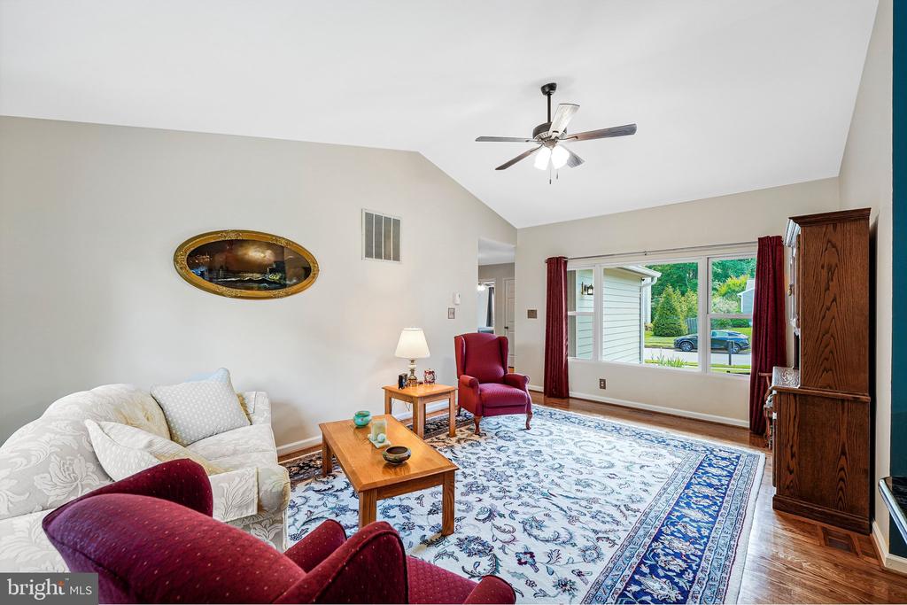Burke, Virginia, 22015, United States, 3 Bedrooms Bedrooms, ,3 BathroomsBathrooms,Residential,For Sale,2049258