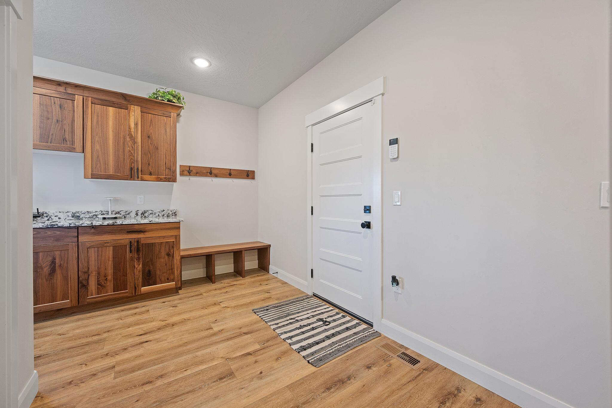 Cedar City, Utah, 84720, United States, 5 Bedrooms Bedrooms, ,4 BathroomsBathrooms,Residential,For Sale,1976034