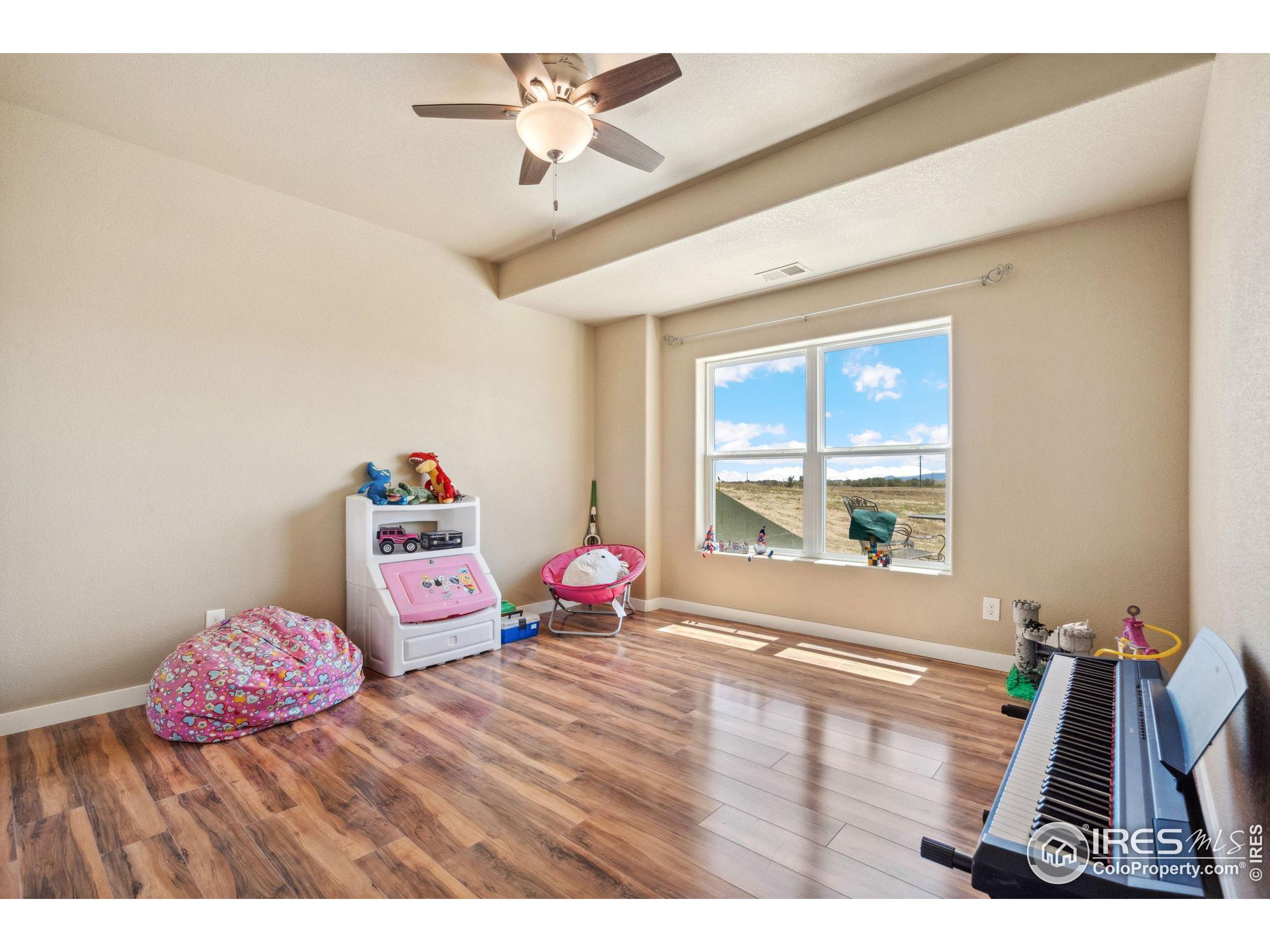 Wellington, Colorado, 80549, United States, 5 Bedrooms Bedrooms, ,3 BathroomsBathrooms,Residential,For Sale,1960485