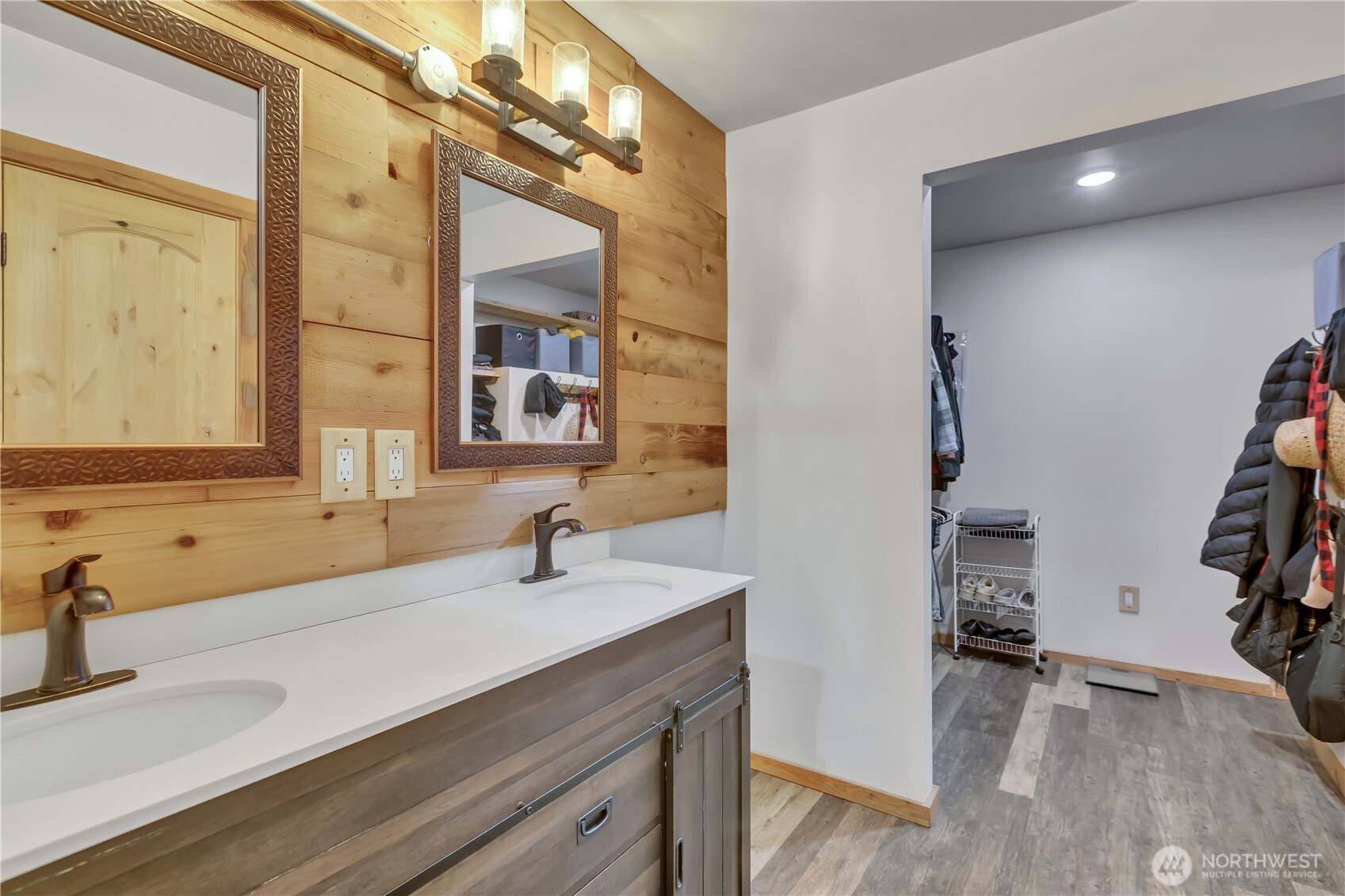 Ravensdale, Washington, 98051, United States, 3 Bedrooms Bedrooms, ,1 BathroomBathrooms,Residential,For Sale,2000526