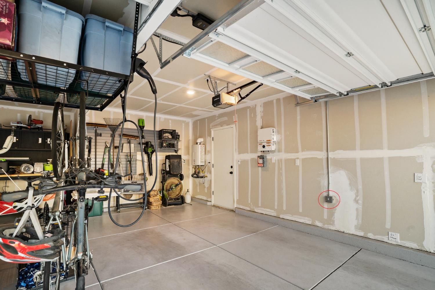 Atwater, California, 95301, United States, 5 Bedrooms Bedrooms, ,4 BathroomsBathrooms,Residential,For Sale,1983820