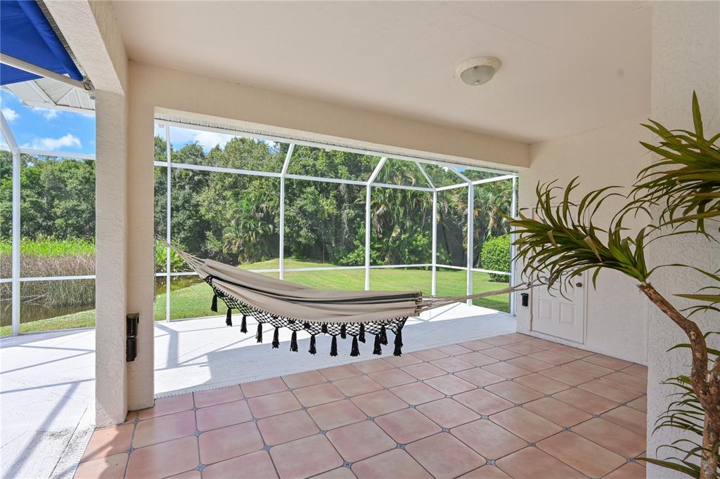 Bradenton, Florida, 34203, United States, 2 Bedrooms Bedrooms, ,3 BathroomsBathrooms,Residential,For Sale,1958401