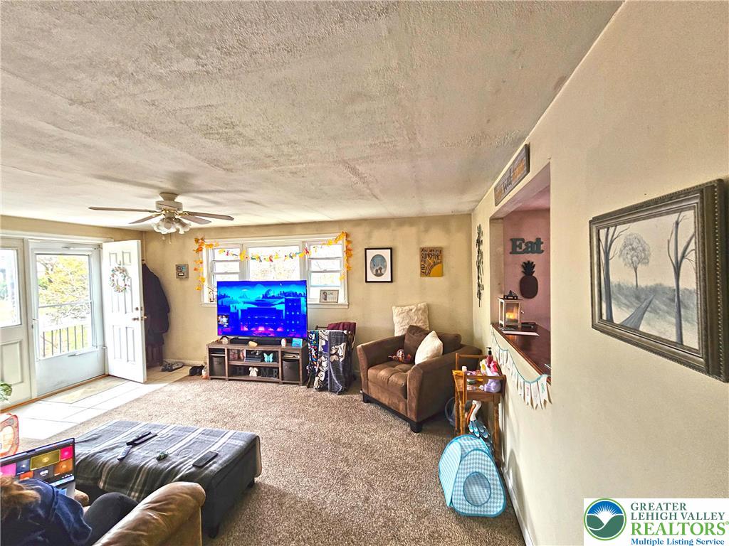 Lower Milford Twp, Pennsylvania, 18036, United States, 2 Bedrooms Bedrooms, ,3 BathroomsBathrooms,Residential,For Sale,1988834