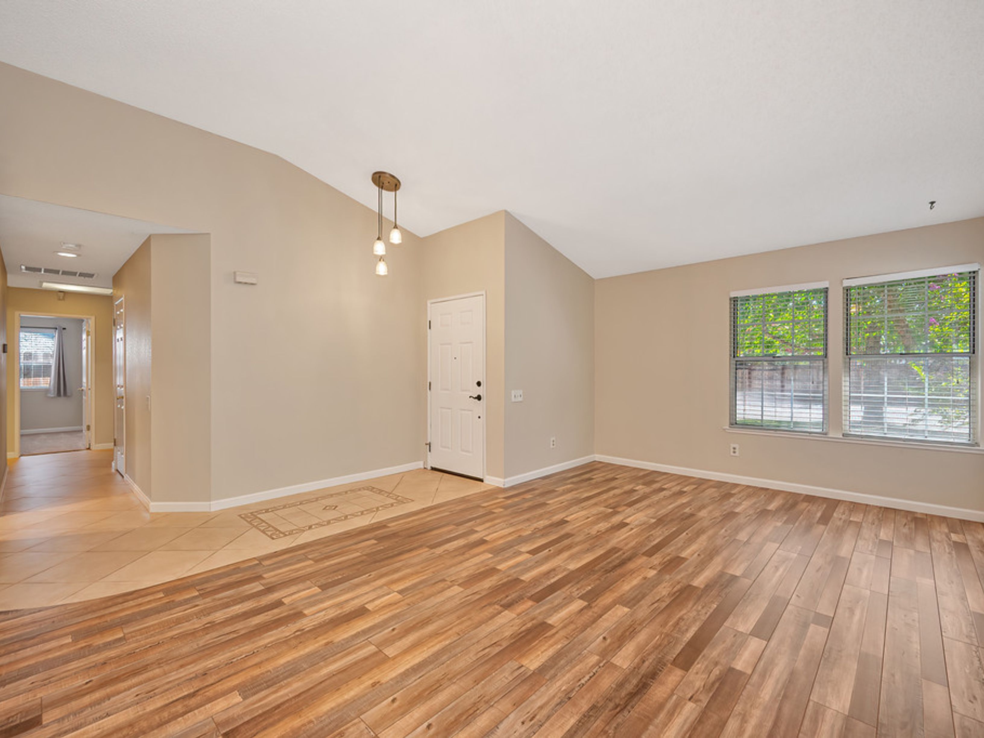  2712 Stoughton Way, Sacramento, CA 95827 - 物件實景