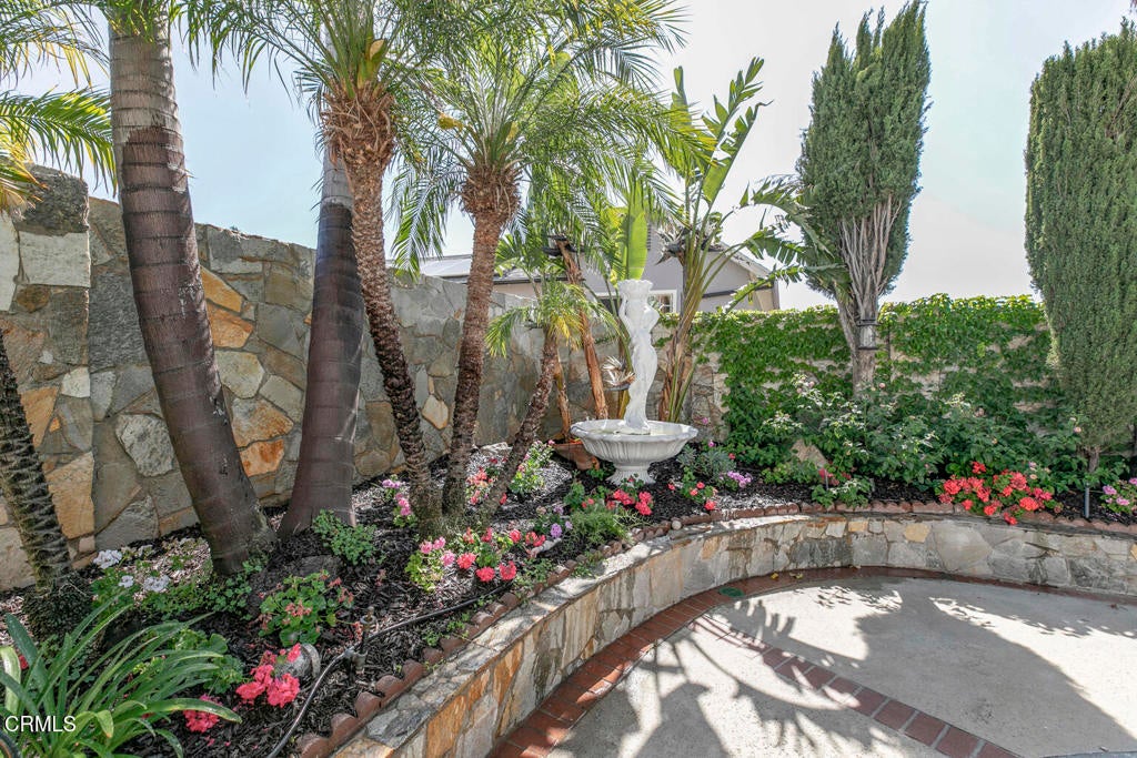 Los Angeles, California, 91352, United States, 5 Bedrooms Bedrooms, ,5 BathroomsBathrooms,Residential,For Sale,1941617