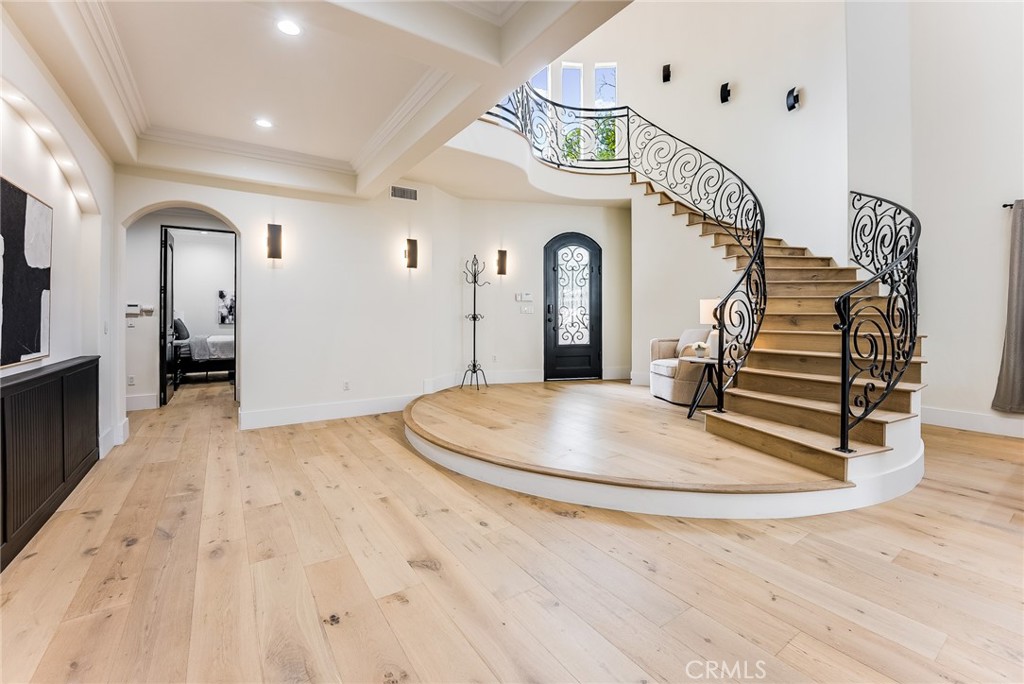 Woodland Hills, California, 91367, United States, 5 Bedrooms Bedrooms, ,6 BathroomsBathrooms,Residential,For Sale,1973826