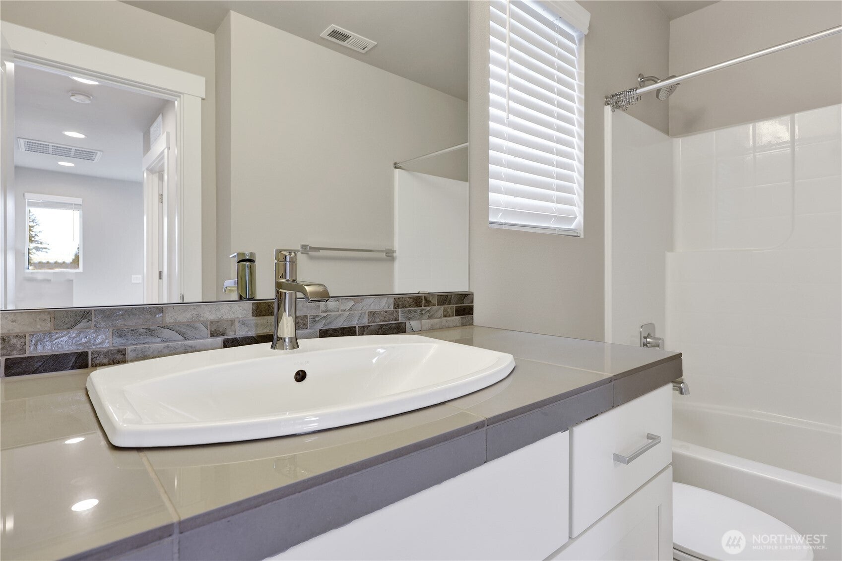 Lynnwood, Washington, 98087, United States, 4 Bedrooms Bedrooms, ,2 BathroomsBathrooms,Residential,For Sale,1990492