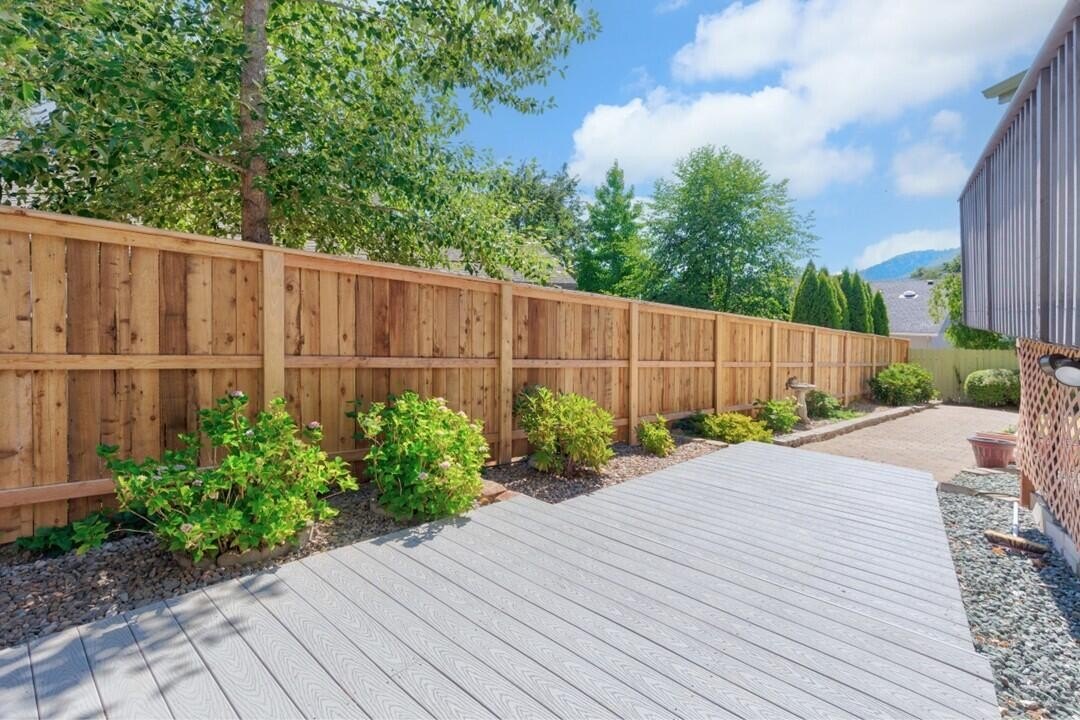 Rogue River, Oregon, 97537, United States, 3 Bedrooms Bedrooms, ,3 BathroomsBathrooms,Residential,For Sale,1944888