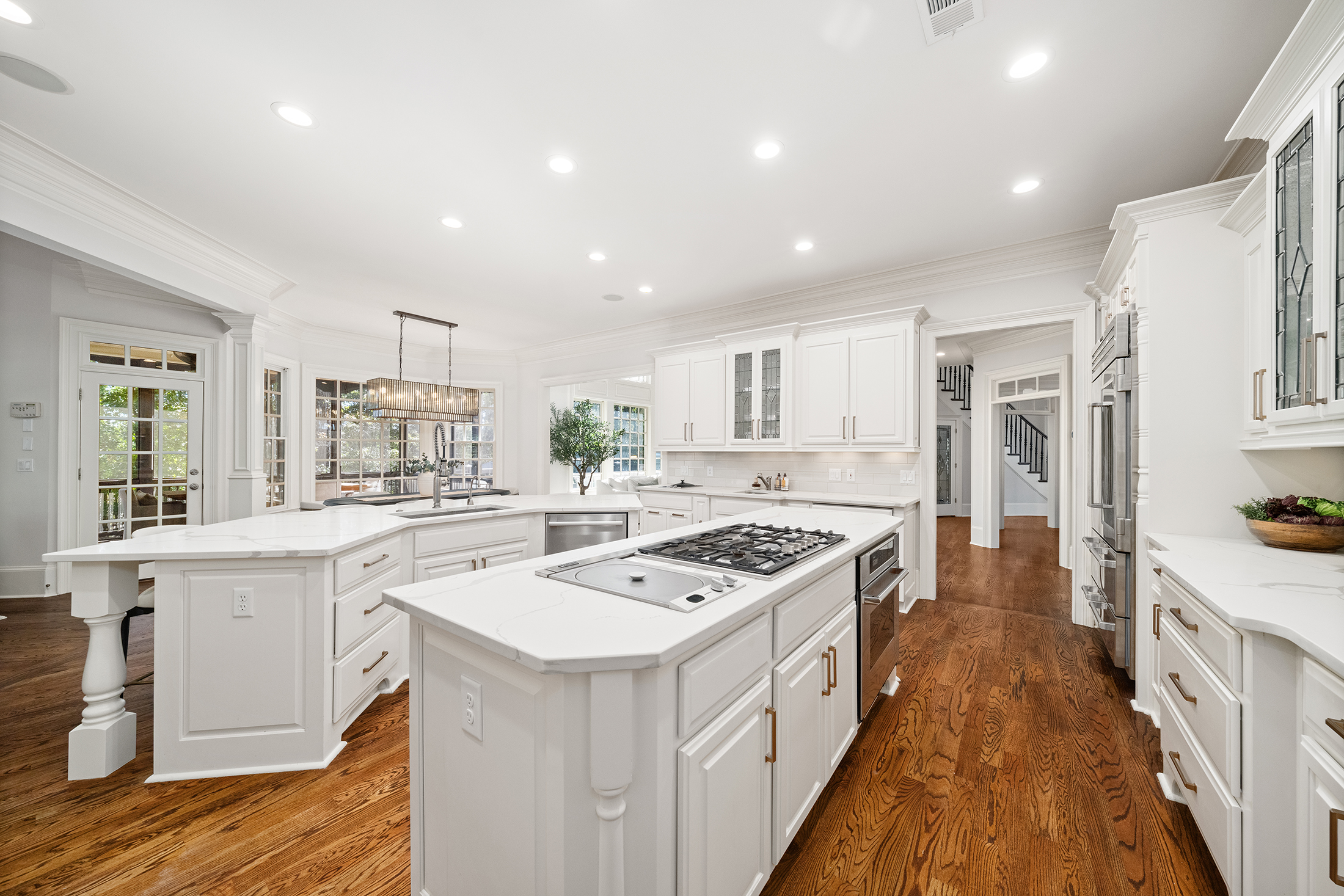  Located Within the Gated Greystone Farms Community in Milton - 物件實景