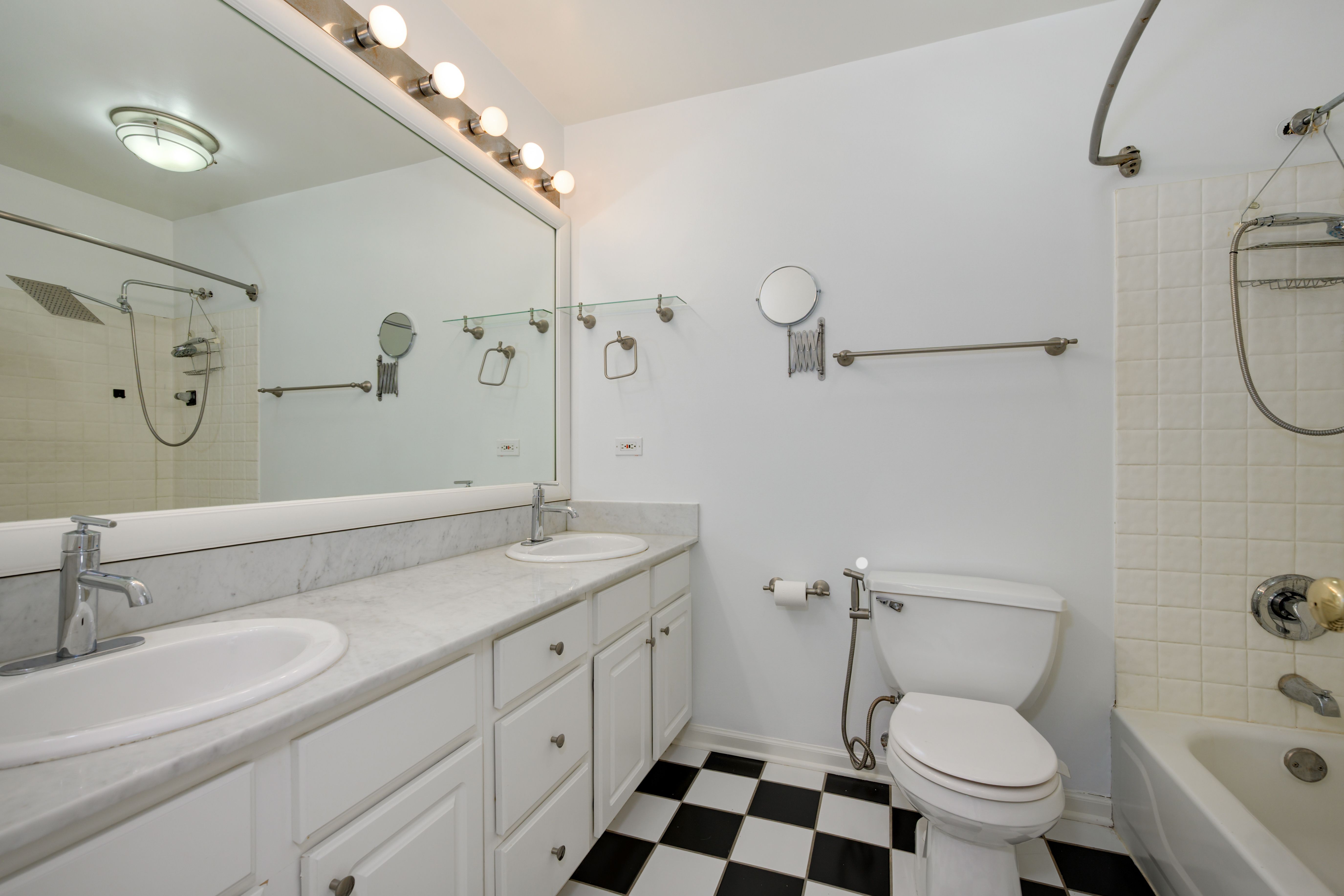  A Well-cared-for 2-3 Bedroom, 2 Full Bath Townhome in the Heart of Avondale - 物件實景