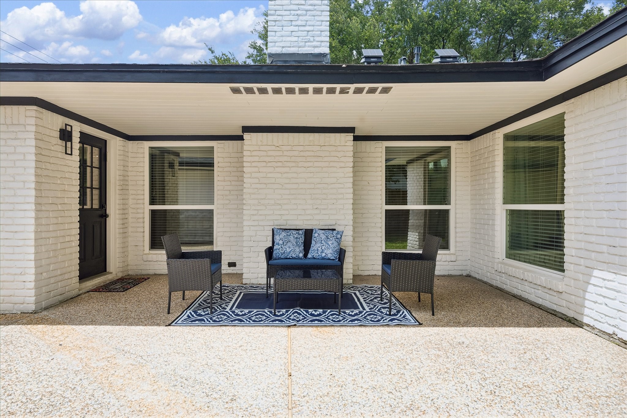  5243 Caversham Drive - 物件實景