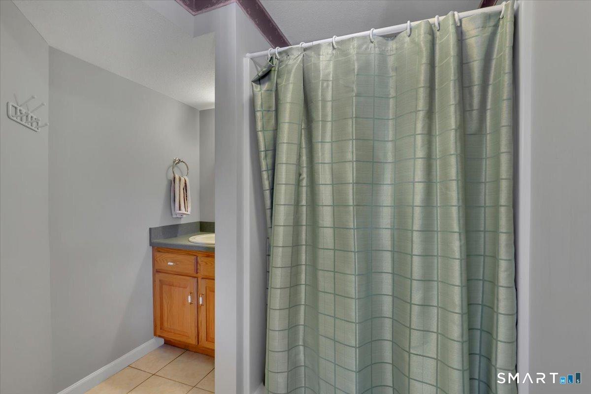 Southington, Connecticut, 06489, United States, 4 Bedrooms Bedrooms, ,4 BathroomsBathrooms,Residential,For Sale,2009677