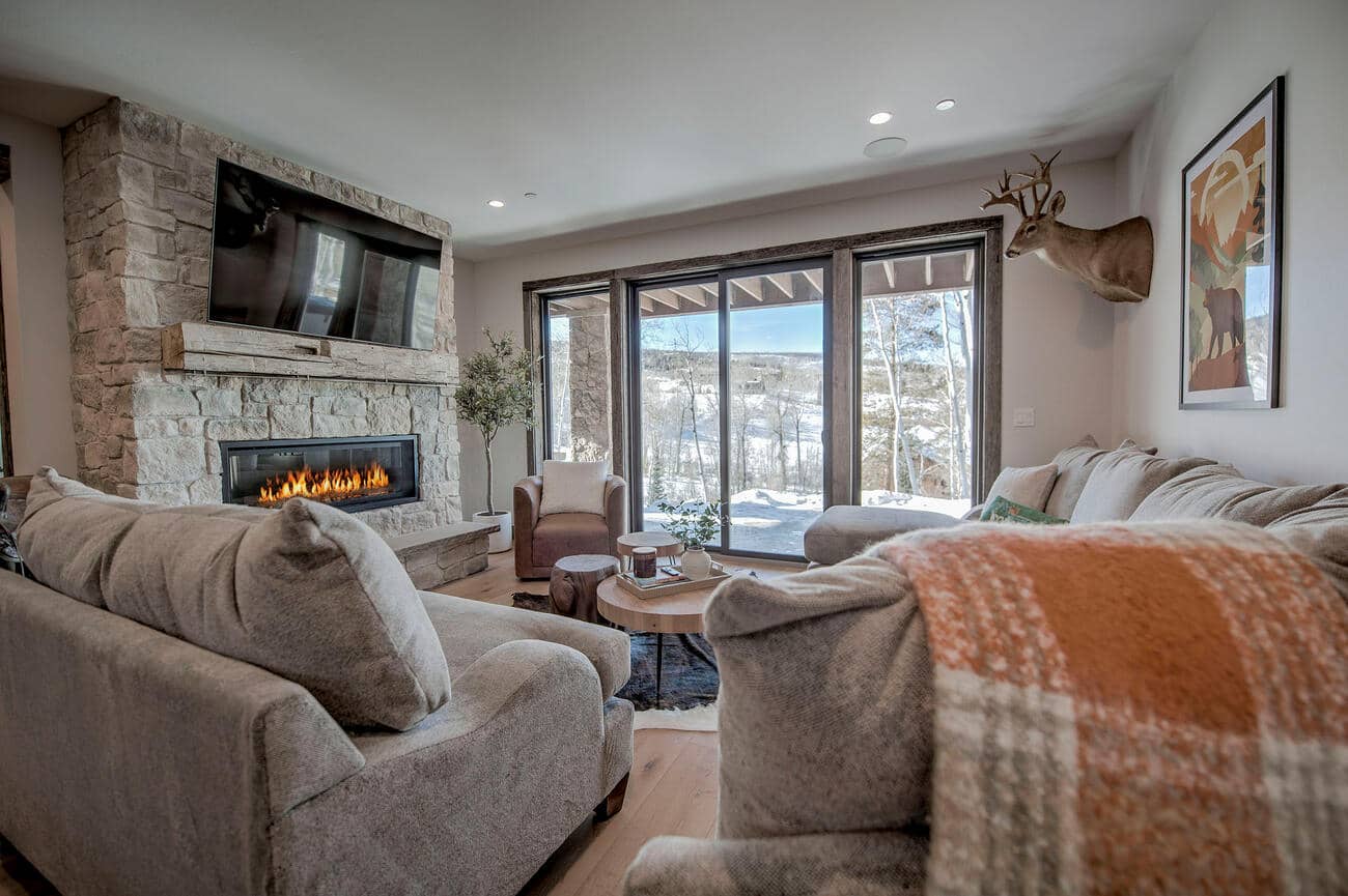 Sevierville, Tennessee, 378762, United States, 4 Bedrooms Bedrooms, ,7 BathroomsBathrooms,Residential,For Sale,1980543