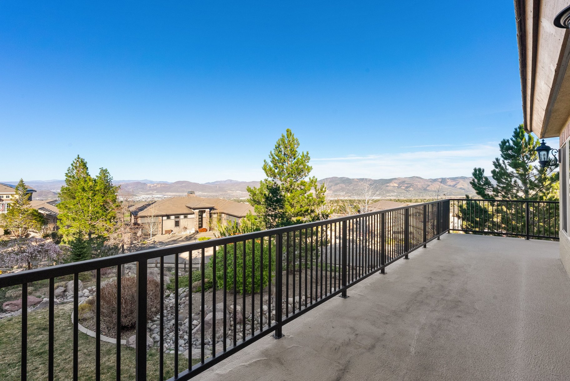  Private Mountain Estate with Elevated Views - 物件實景