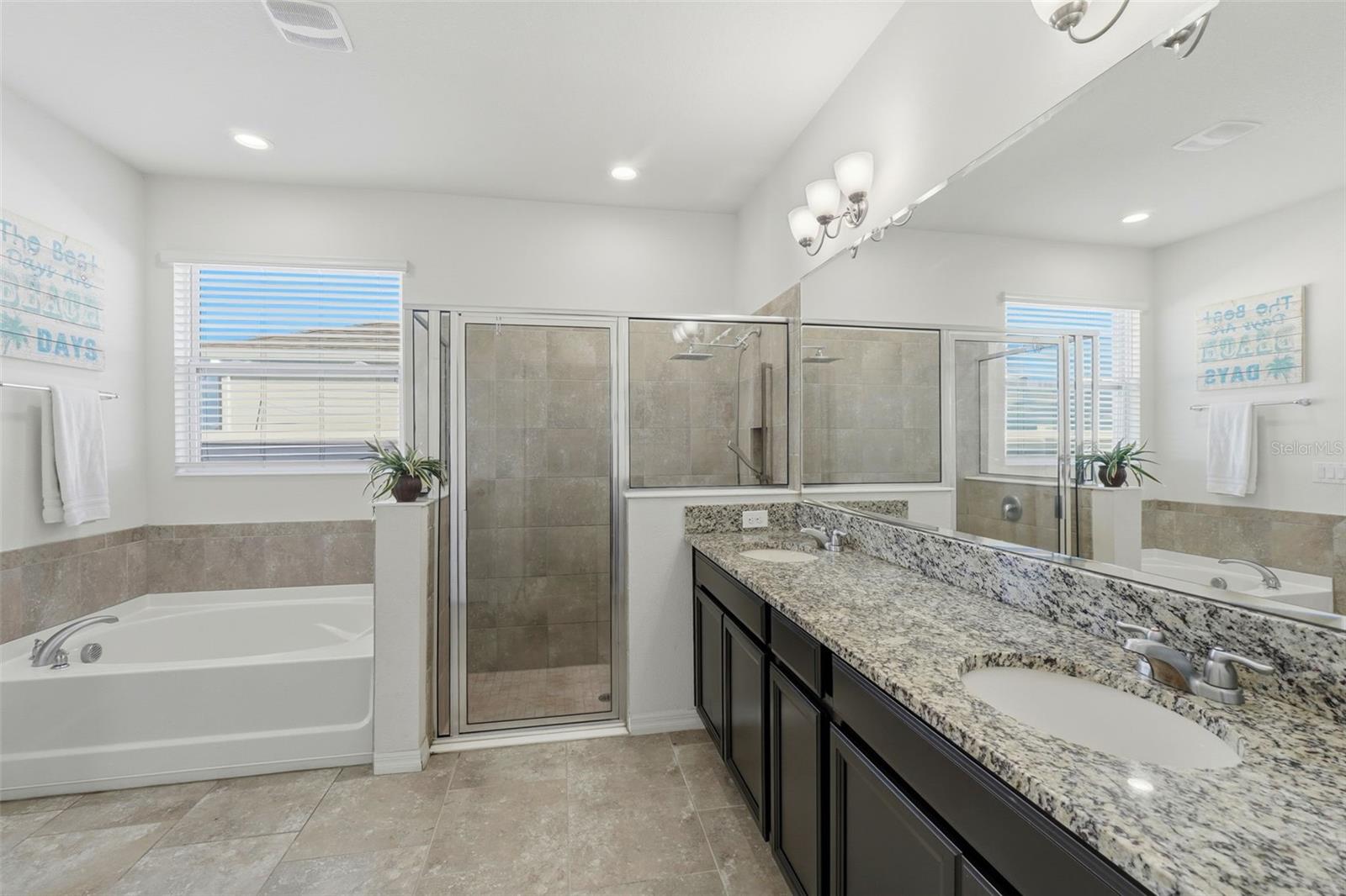 KISSIMMEE, Florida, 34744, United States, 4 Bedrooms Bedrooms, ,4 BathroomsBathrooms,Residential,For Sale,1986116