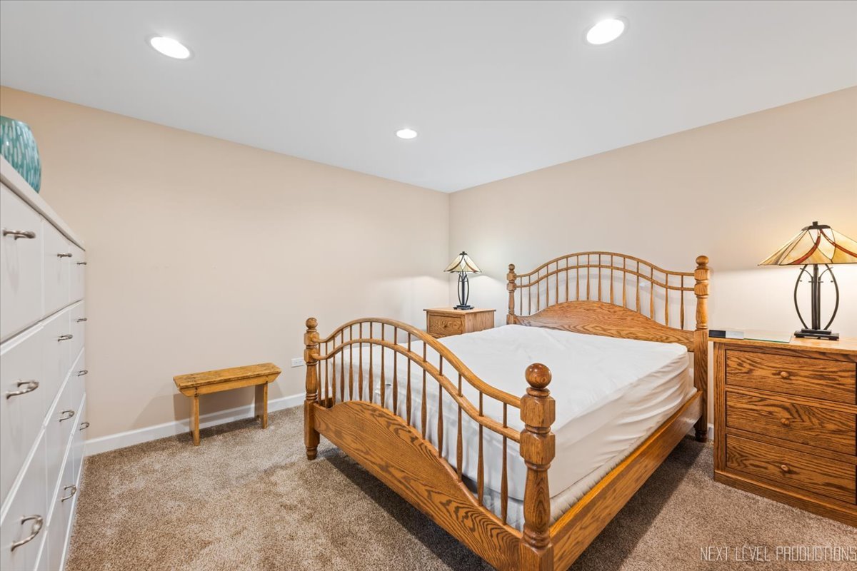 Naperville, Illinois, 60565, United States, 4 Bedrooms Bedrooms, ,4 BathroomsBathrooms,Residential,For Sale,1987037