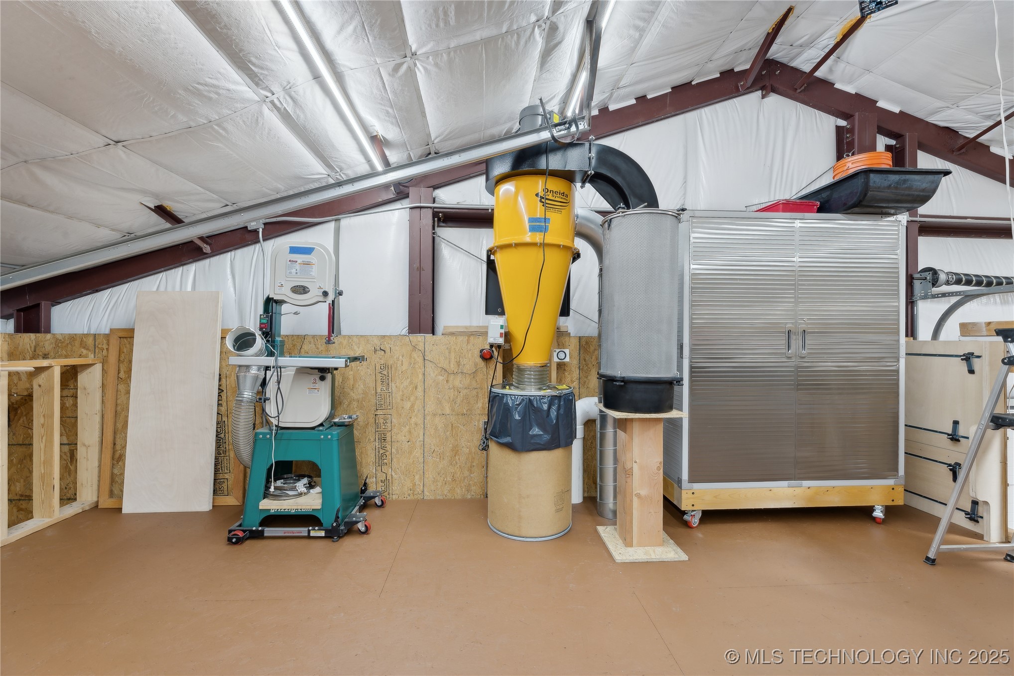 Glenpool, Oklahoma, 74033, United States, 2 Bedrooms Bedrooms, ,2 BathroomsBathrooms,Residential,For Sale,1991675